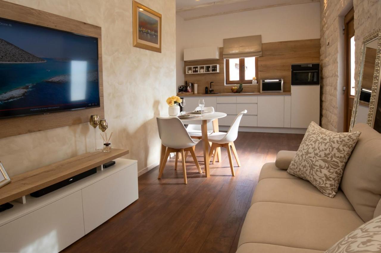 Luxury Apartment Vista Del Mare 시베니크 외부 사진